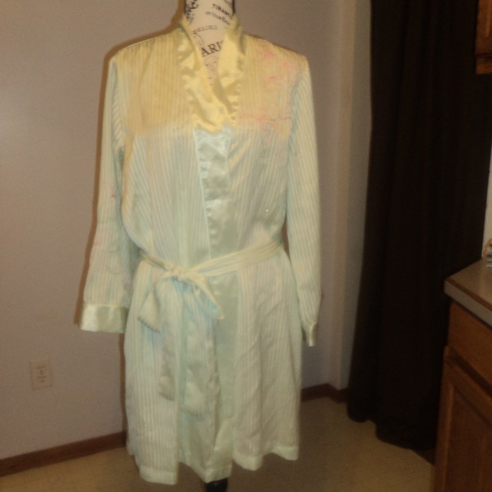 Morgan Taylor Intimates Women's Medium Robe Striped Green Pockets Belted Short